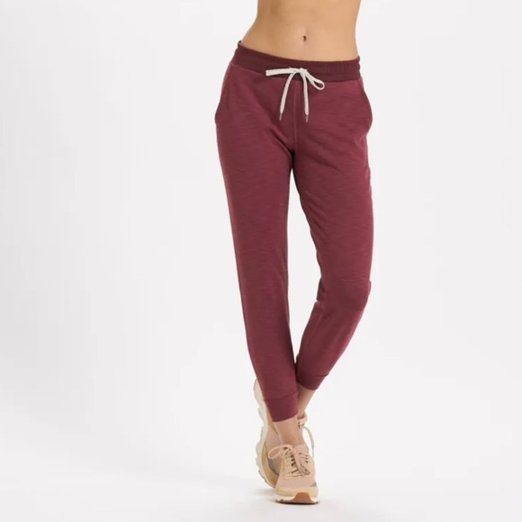 Vuori lux Rib Performance Jogger in Desert Rose - Picture 2 of 10